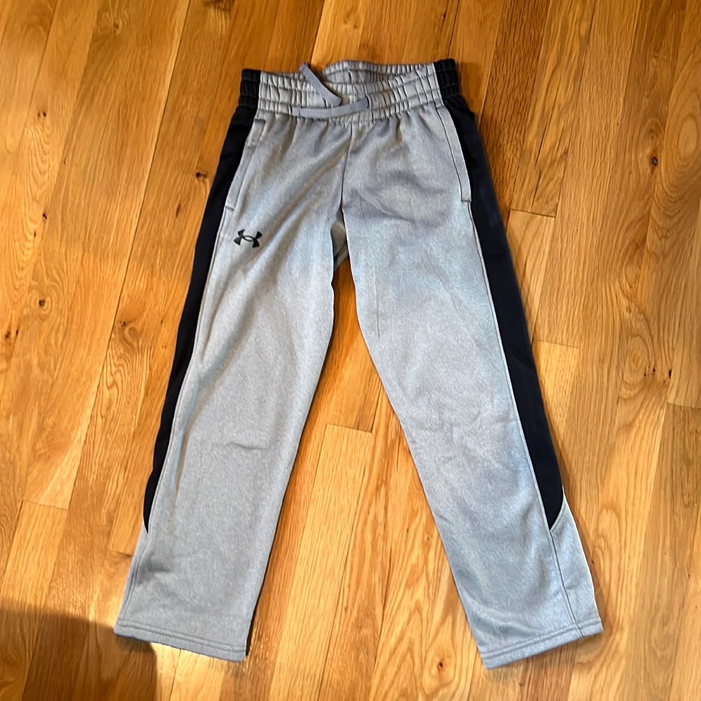 Boys Under Armour fleece pants